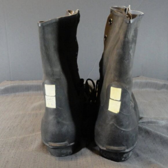 ROYAL QMC EXTREME ARCTIC COLD WEATHER sz9N MICKEY MOUSE BOOTS NO VALVE SV 1191